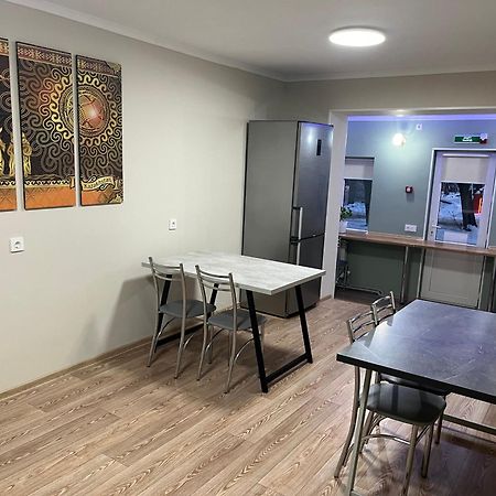 Hostel Nomad الماتي المظهر الخارجي الصورة