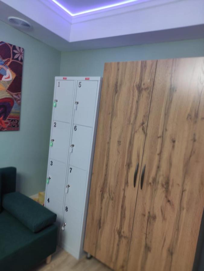 Hostel Nomad الماتي المظهر الخارجي الصورة