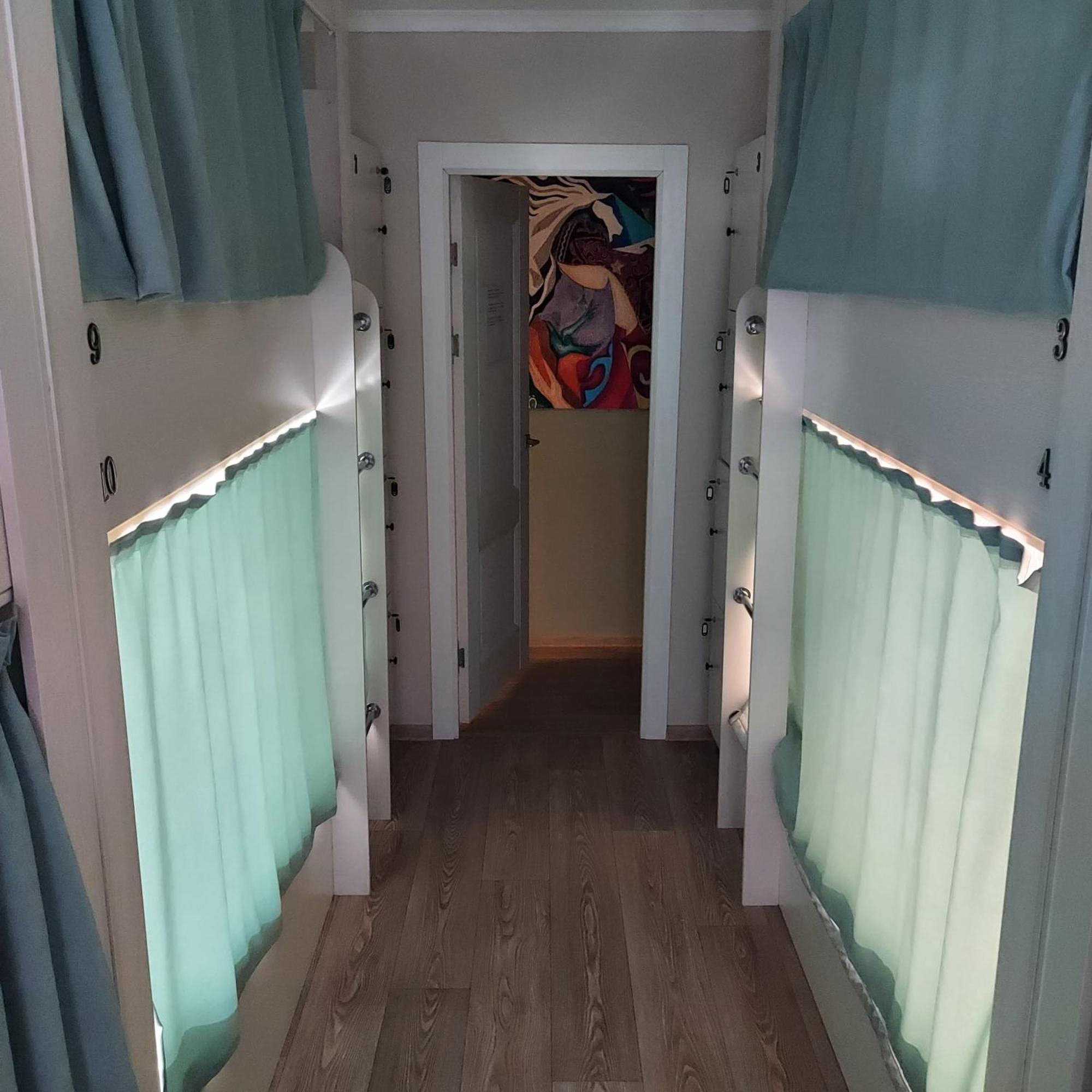 Hostel Nomad الماتي المظهر الخارجي الصورة