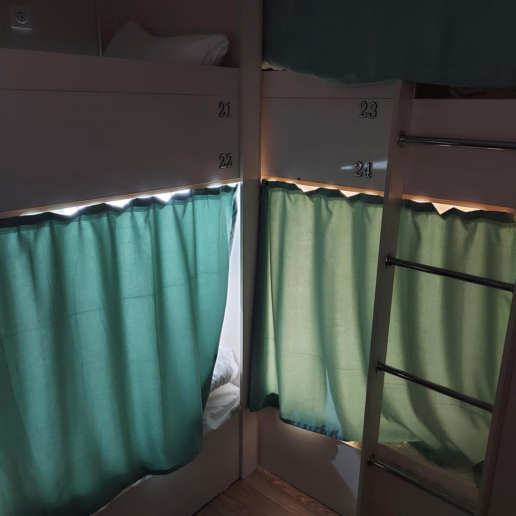 Hostel Nomad الماتي المظهر الخارجي الصورة