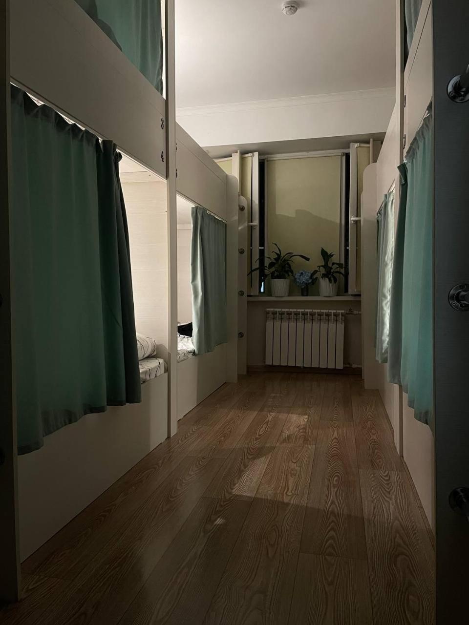 Hostel Nomad الماتي المظهر الخارجي الصورة