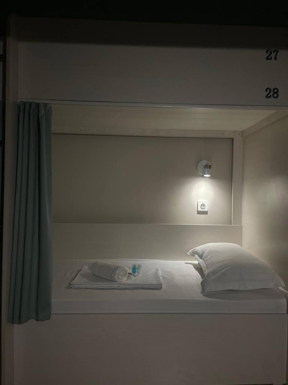 Hostel Nomad الماتي المظهر الخارجي الصورة