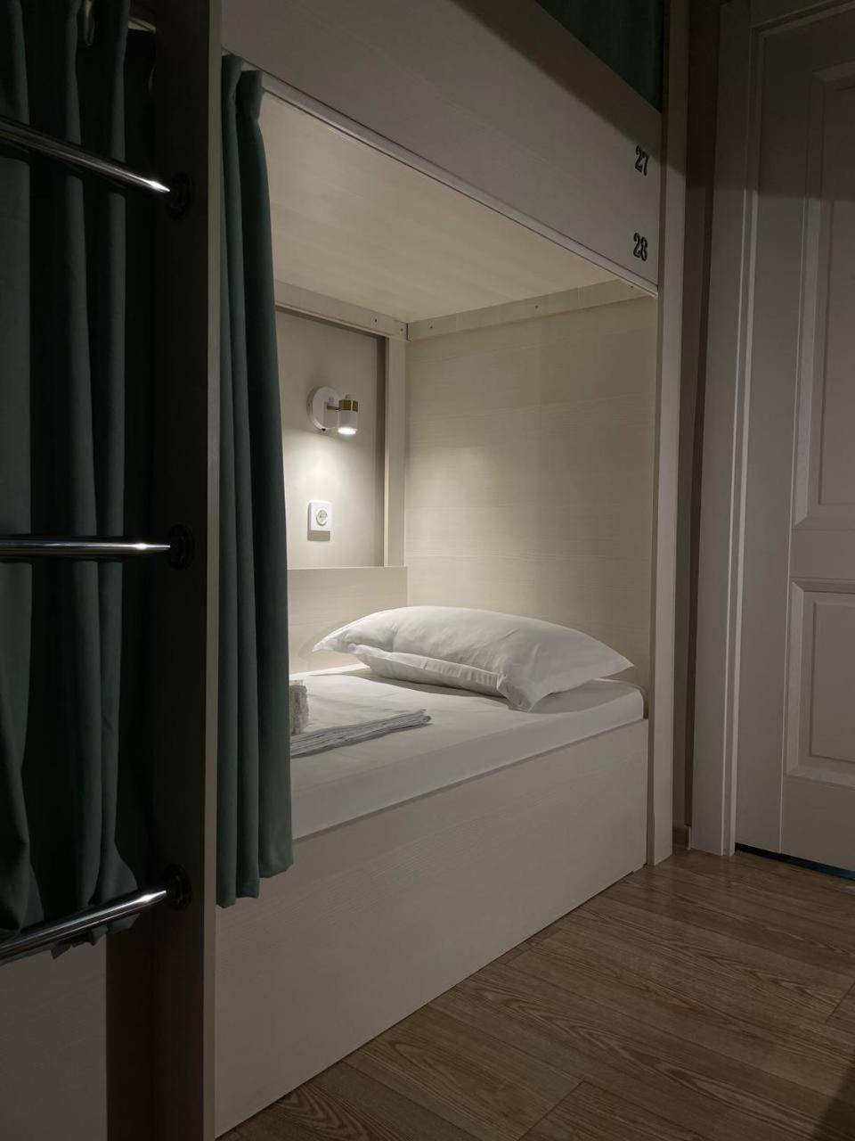 Hostel Nomad الماتي المظهر الخارجي الصورة