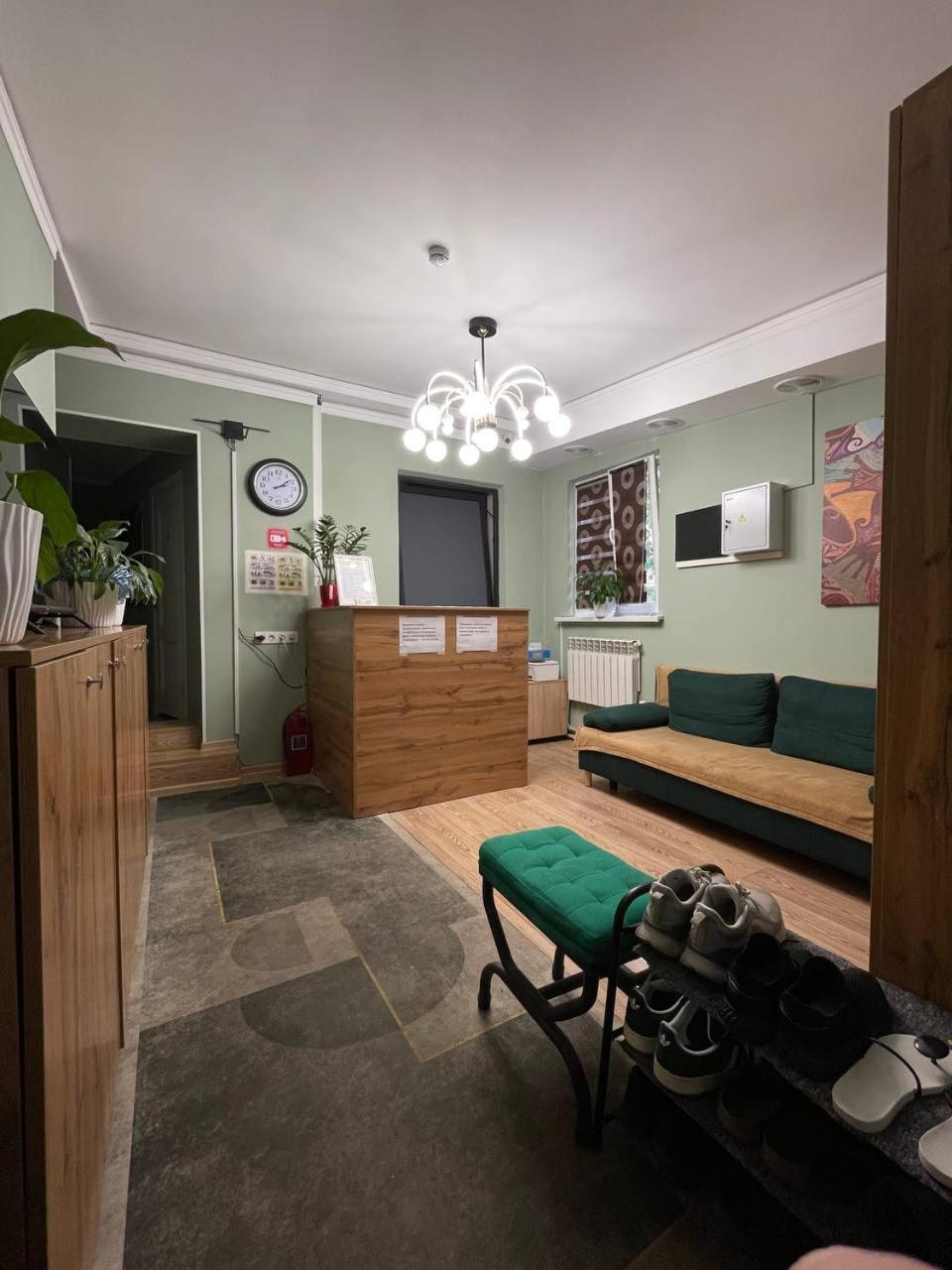 Hostel Nomad الماتي المظهر الخارجي الصورة