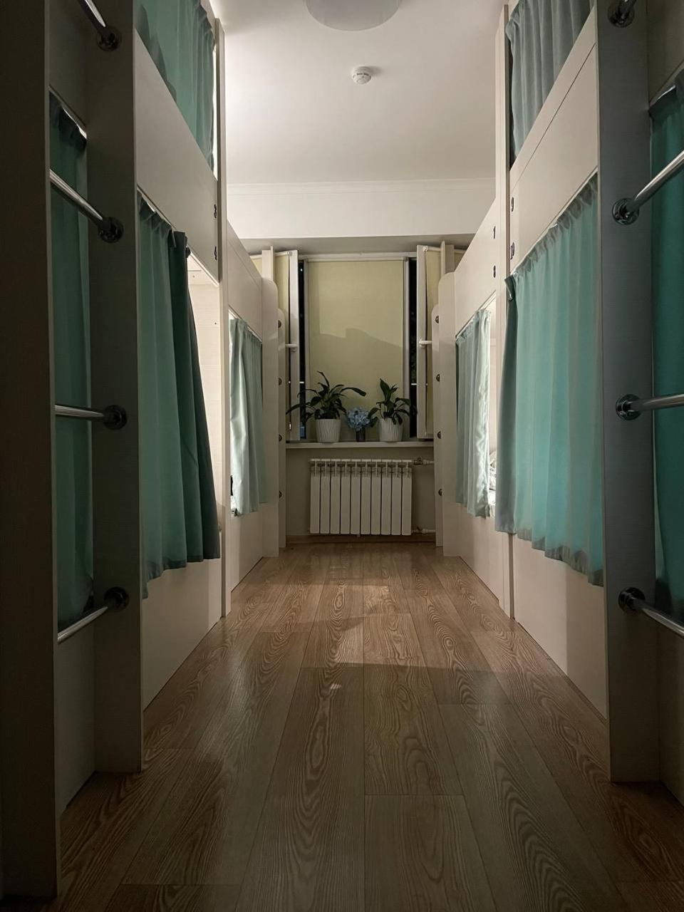 Hostel Nomad الماتي المظهر الخارجي الصورة